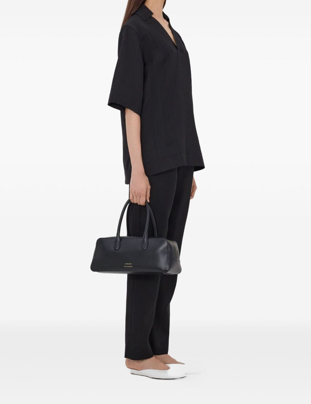 T-shirt con scollo a v ermo in nero Loulou de saison - donna 