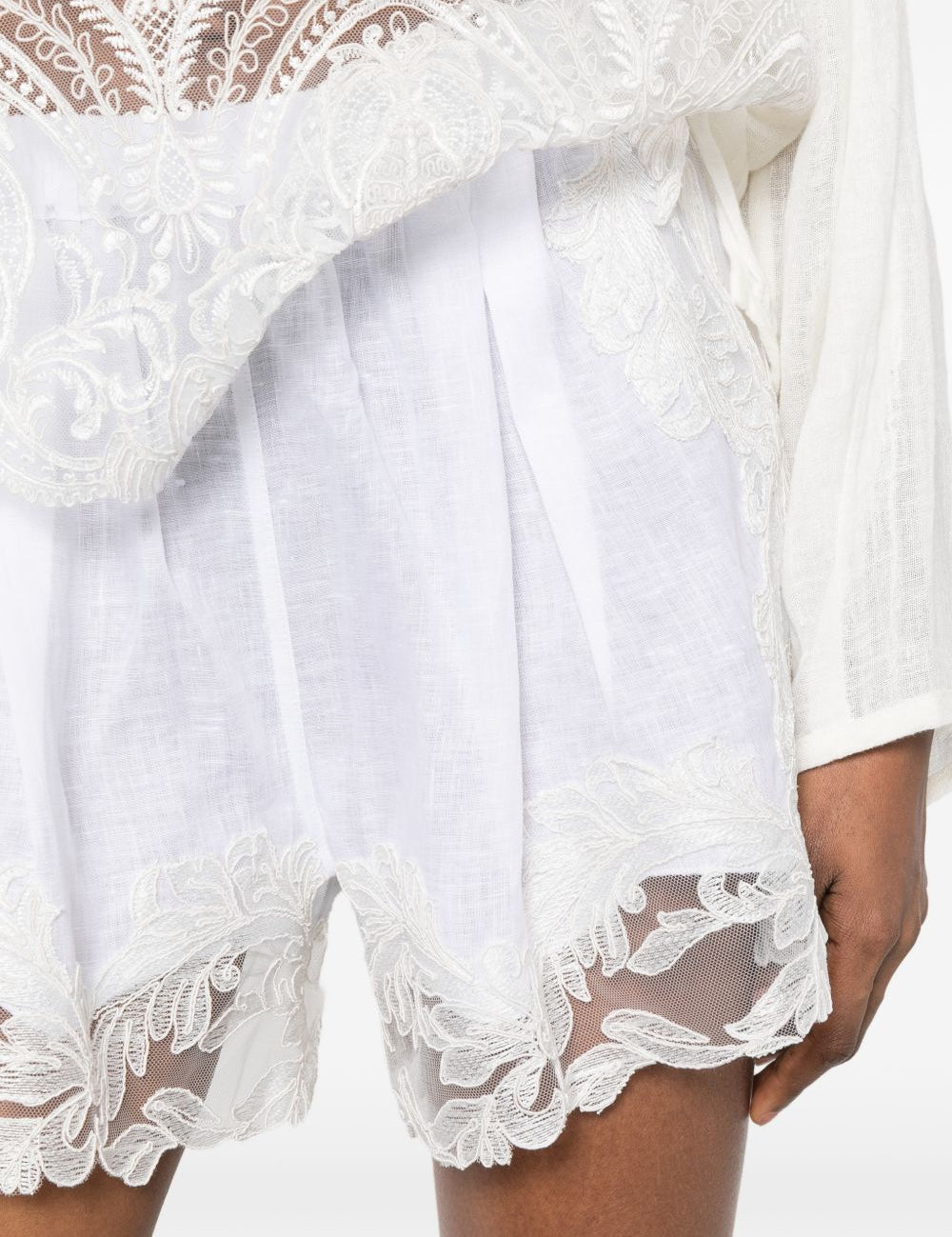 Shorts con bordo in pizzo in bianco Maurizio - donna 