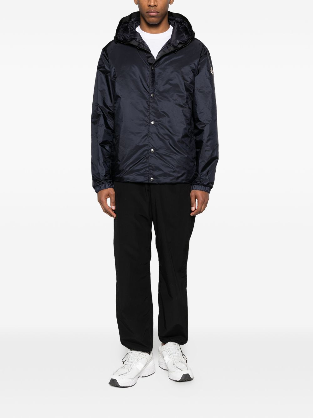 Piumino con cappuccio e logo in blu Moncler - uomo 