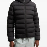 Piumino con cappuccio alete in nero Moncler - donna 