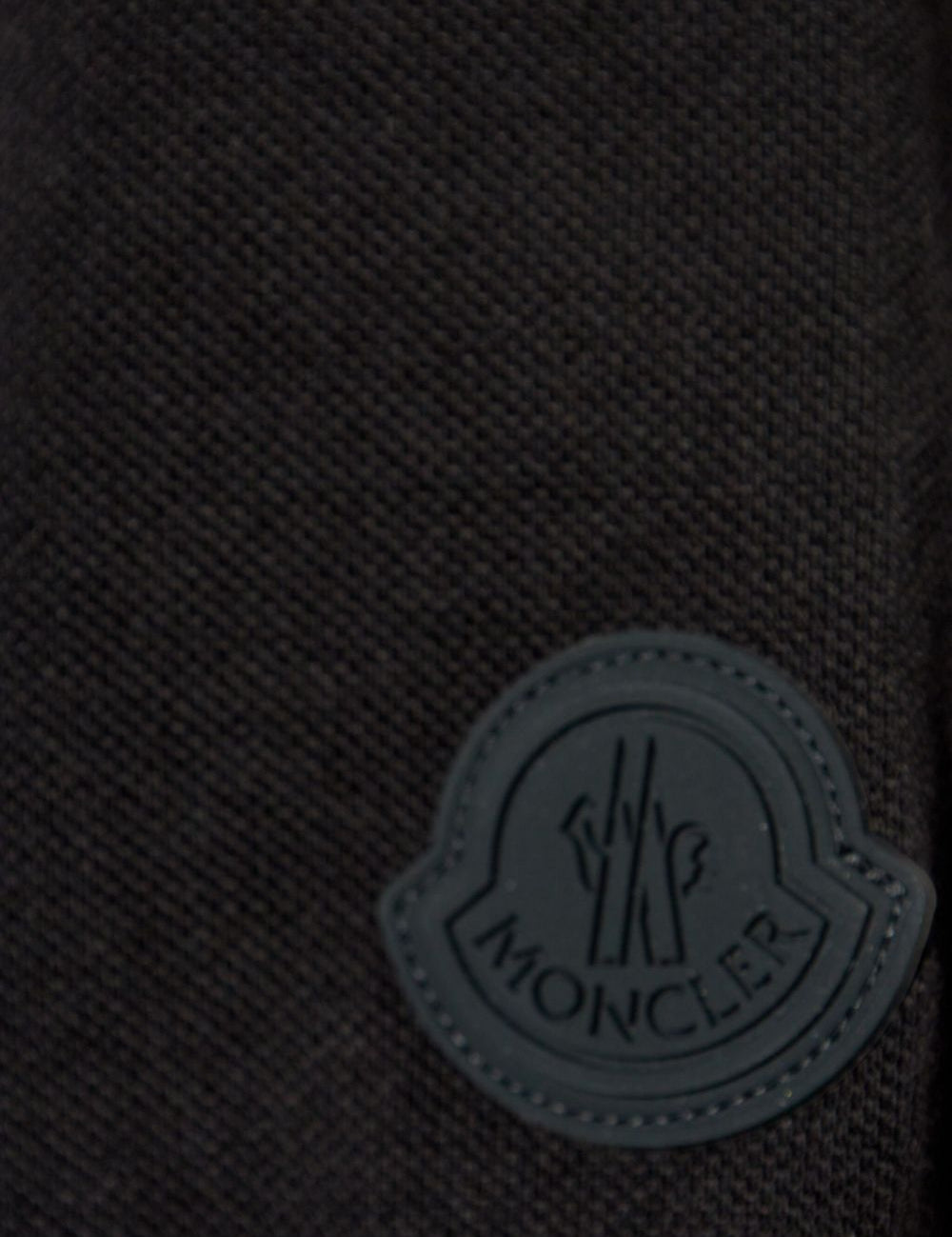 Polo con applicazione logo in nero Moncler - uomo 