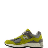 Sneakers 2002R in verde e grigio New balance - unisex 