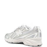 Sneakers 740 in argento 