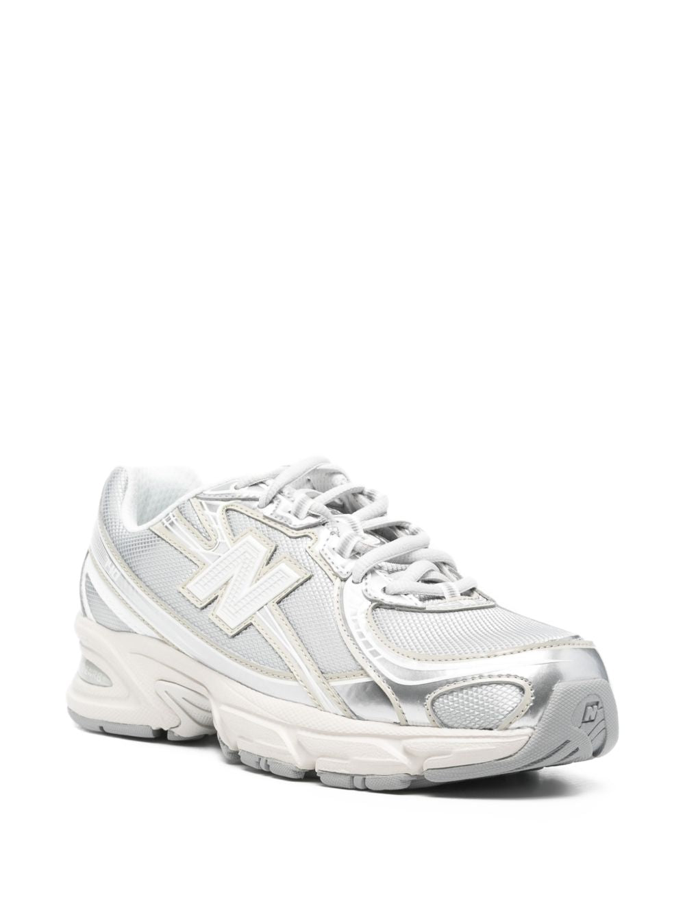 Sneakers 740 in argento 