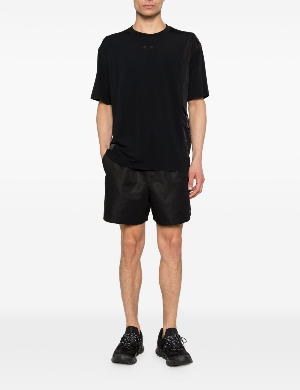 T-shirt con logo e dettaglio in nero Oakley - uomo 