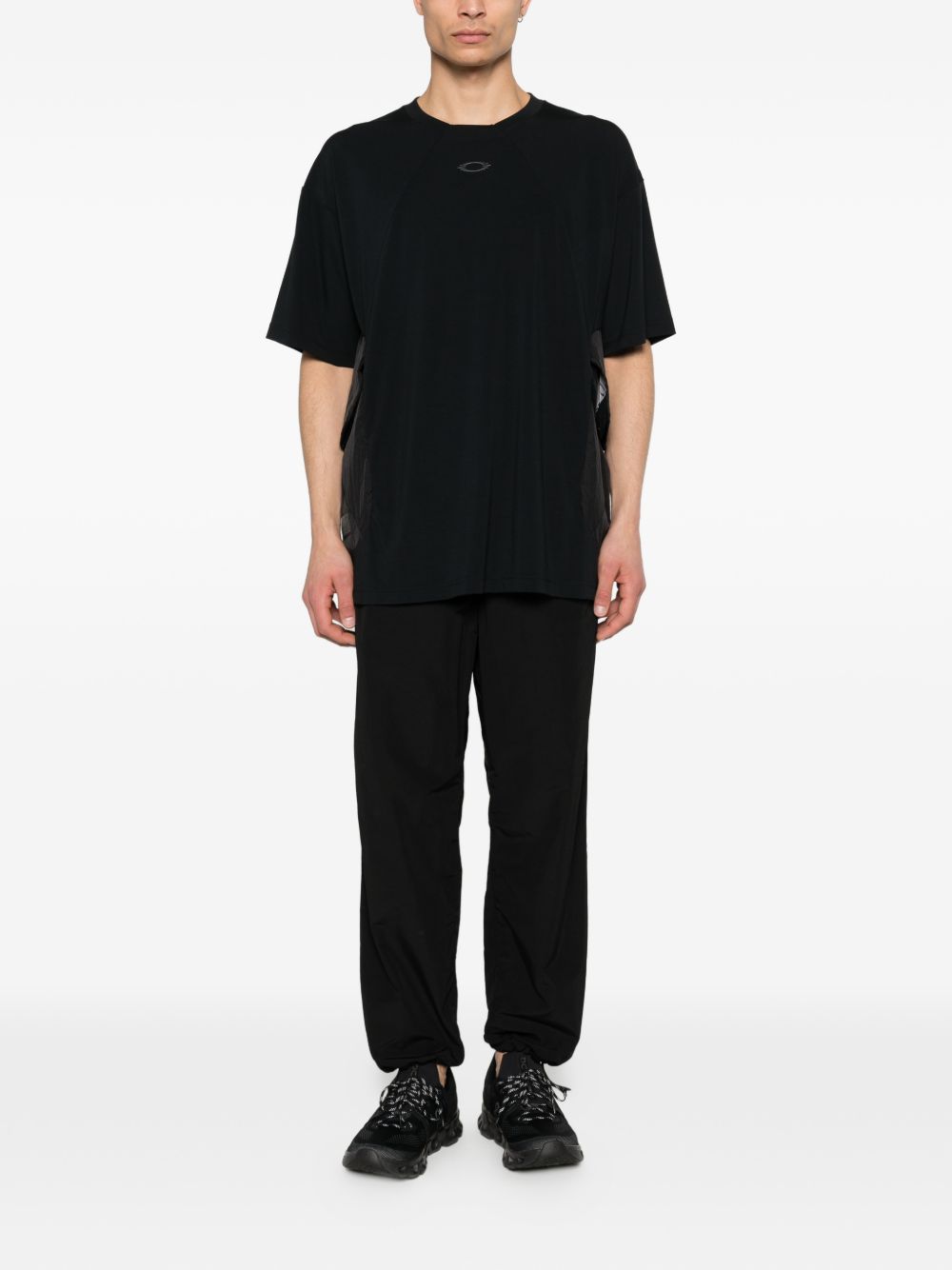 T-shirt con logo e dettaglio in nero Oakley - uomo 