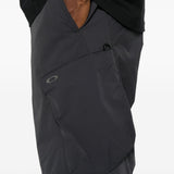 Shorts cargo con log in grigio Oakley - uomo 