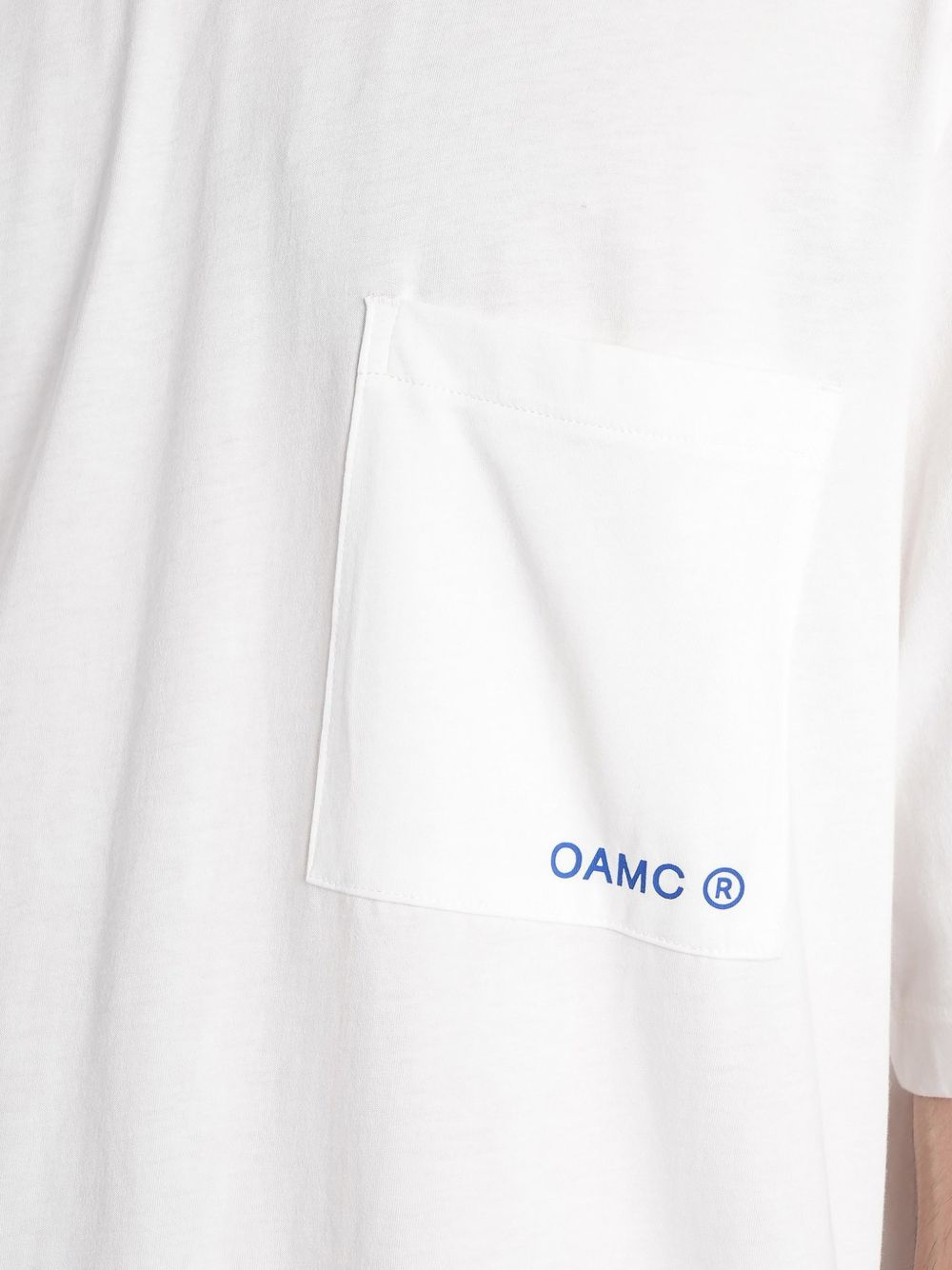 T-shirt con stampa del logo in bianco Oamc peacemaker - uomo 