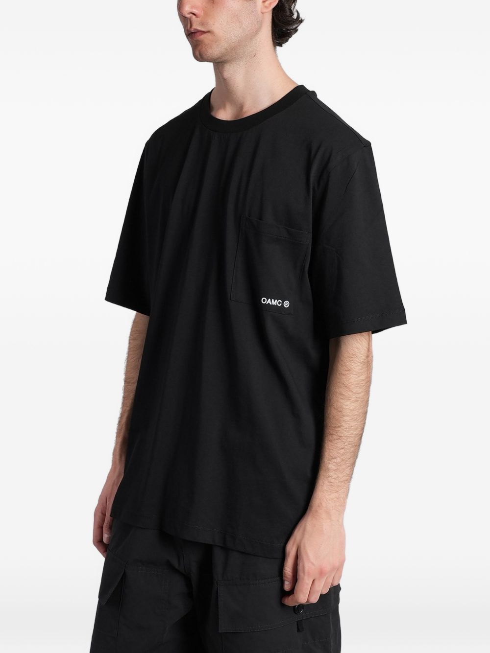 T-shirt con stampa del logo in nero Oamc peacemaker - uomo 