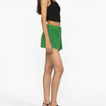 Shorts metallizzati Lumière in verde Oséree - donna 