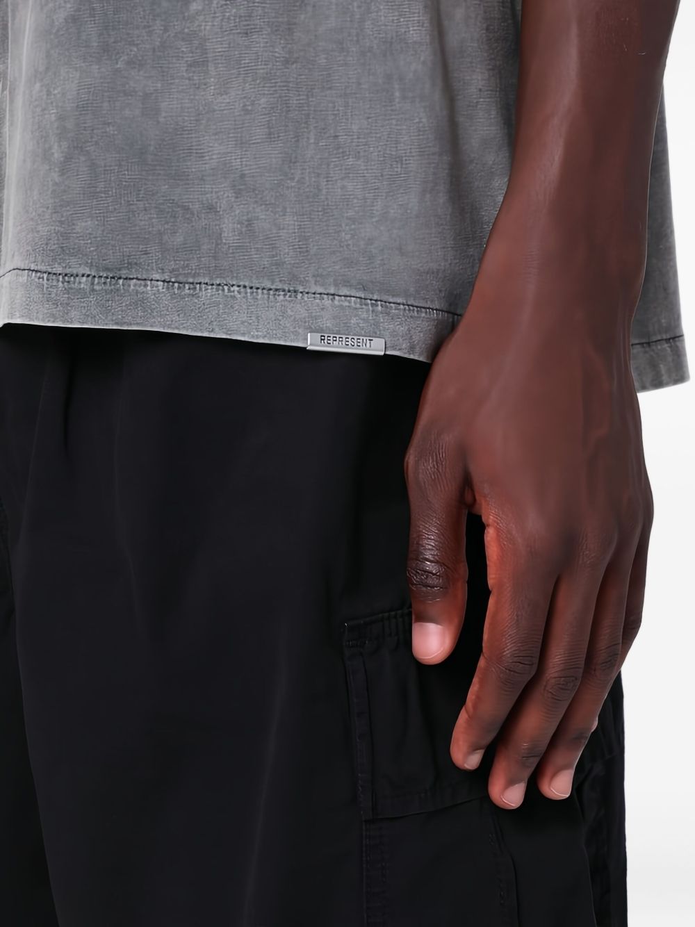 T-shirt con maniche in grigio corteRepresent - uomo 