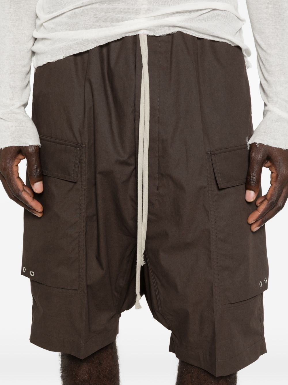Pantaloncini con coulisse cargo pods in marrone Rick owens - uomo 