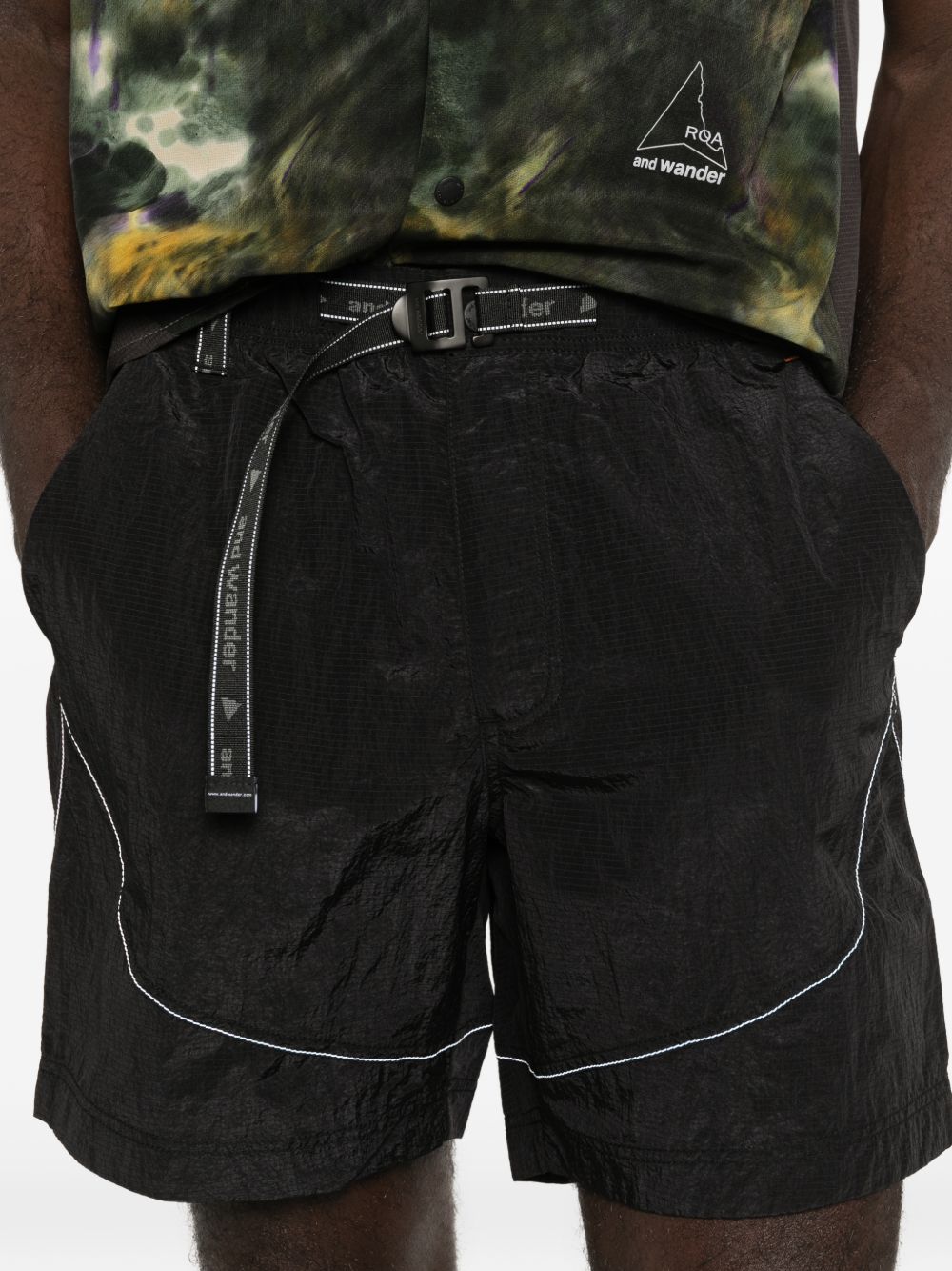 Shorts con cintura in nylon in nero Roa x and wander - uomo 