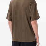 T-shirt AuraLite™ plissettata in verde Satisfy - unisex 