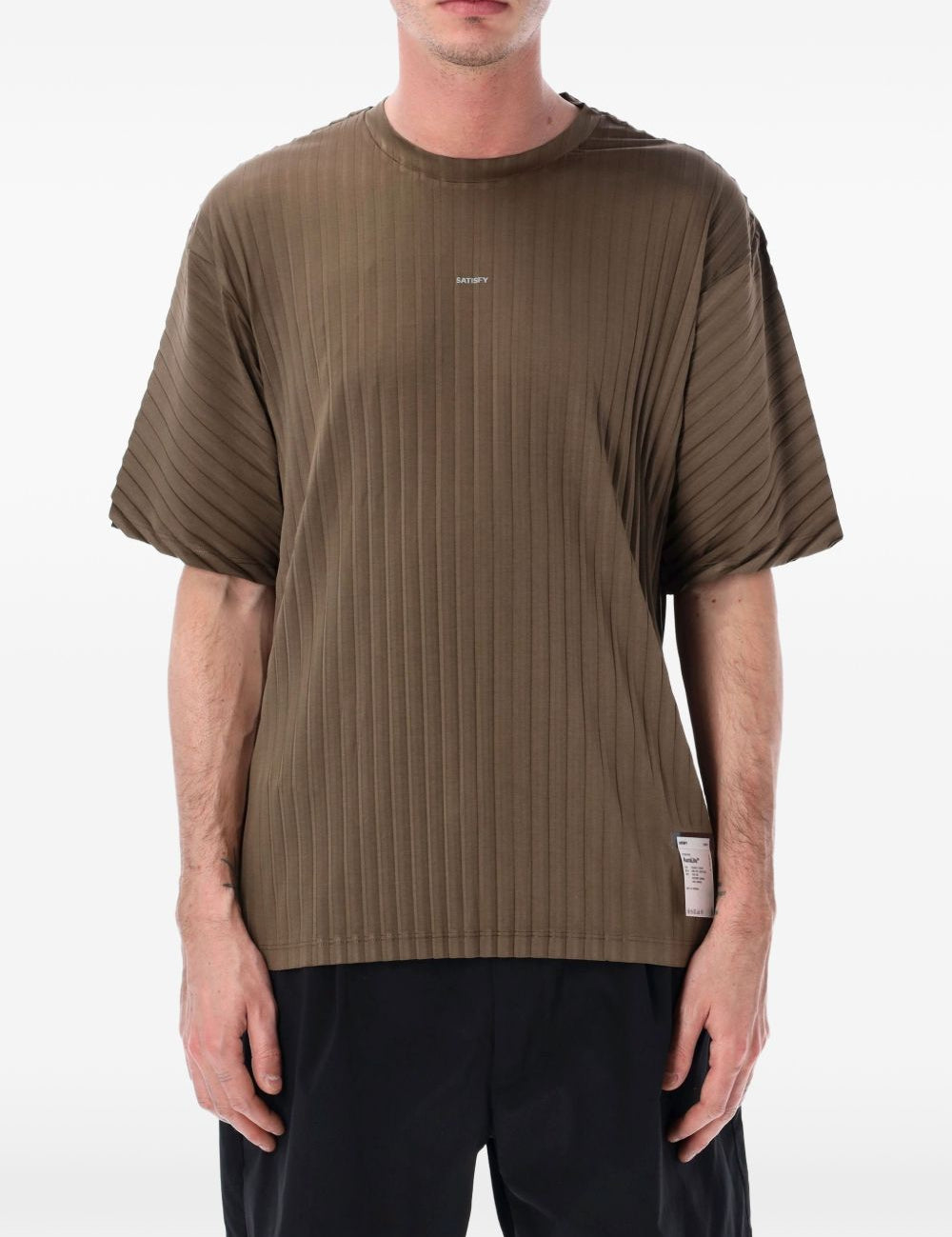 T-shirt AuraLite™ plissettata in verde Satisfy - unisex 