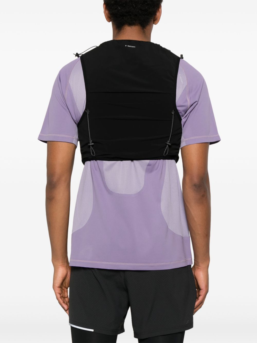 Gilet Justice e borracce in nero Satisfy - unisex 
