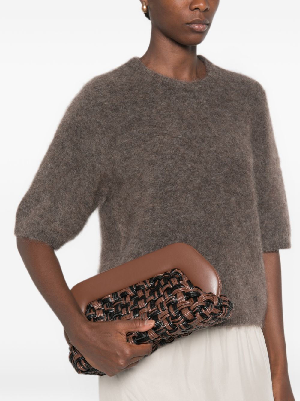 Clutch bios cesta vegan in marrone 
