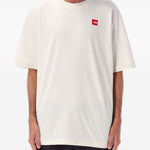T-shirt con logo e toppa in bianco The north face - uomo 