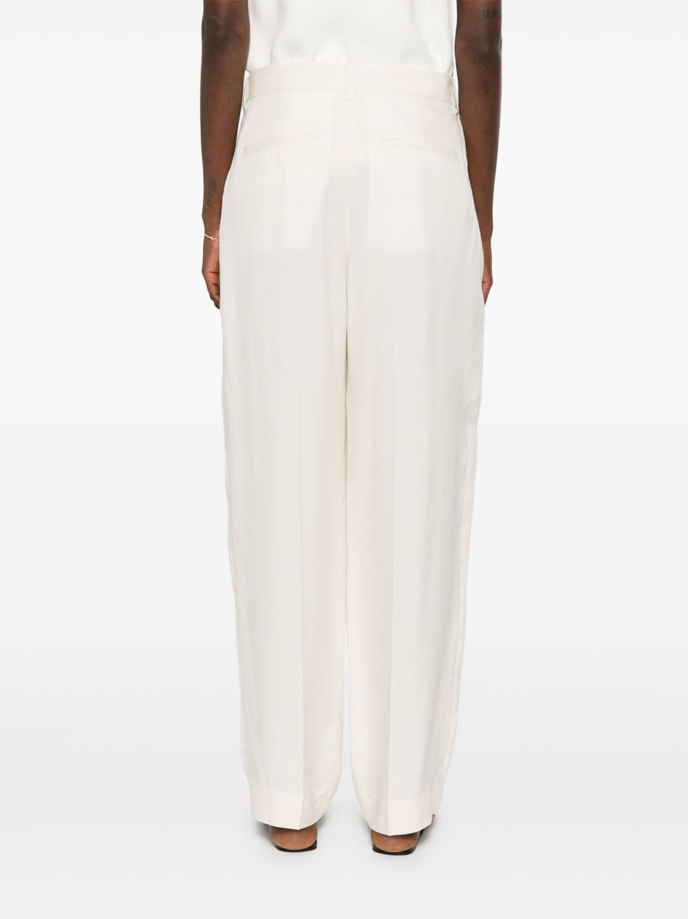 Pantaloni fluidi a doppia piega in bianco Toteme - donna 