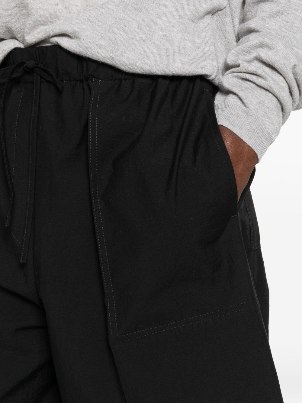 Pantaloni a gamba mapia con coulisse in nero Toteme - donna 