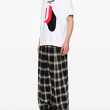 T-shirt con stampa grafica in bianco Undercover - uomo 