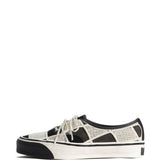 Sneakers lx authentic 44 shell in bainco e nero Vans - unisex 