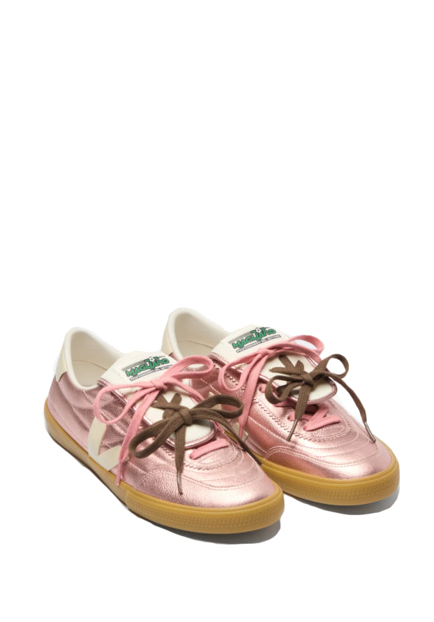 Sneakers con linguetta panenka in rosa Veja x magliano - donna 