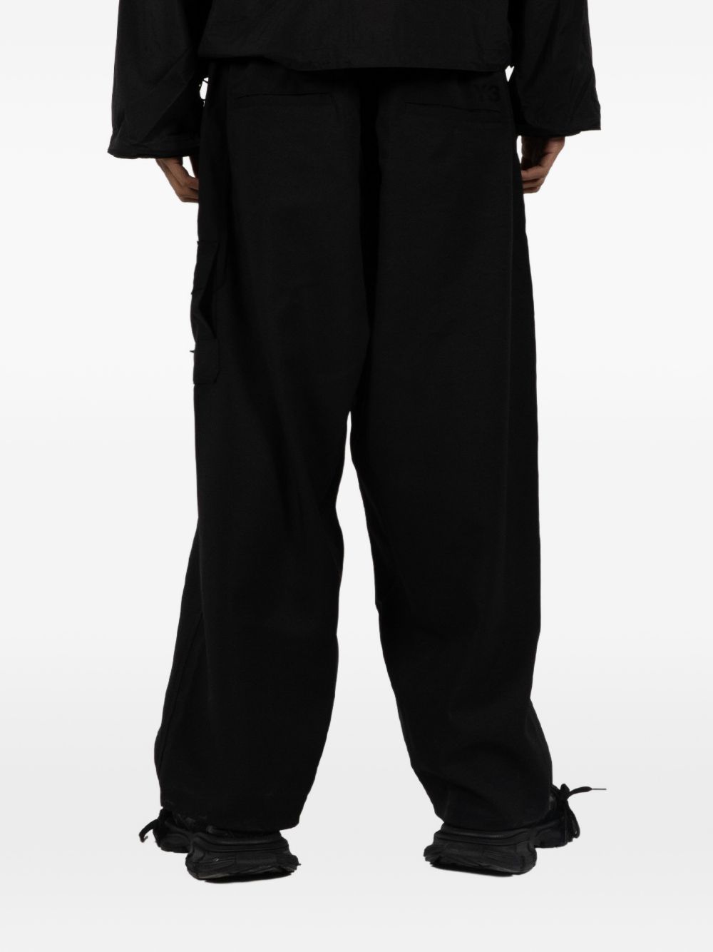 Pantaloni in nero Y-3 - uomo 