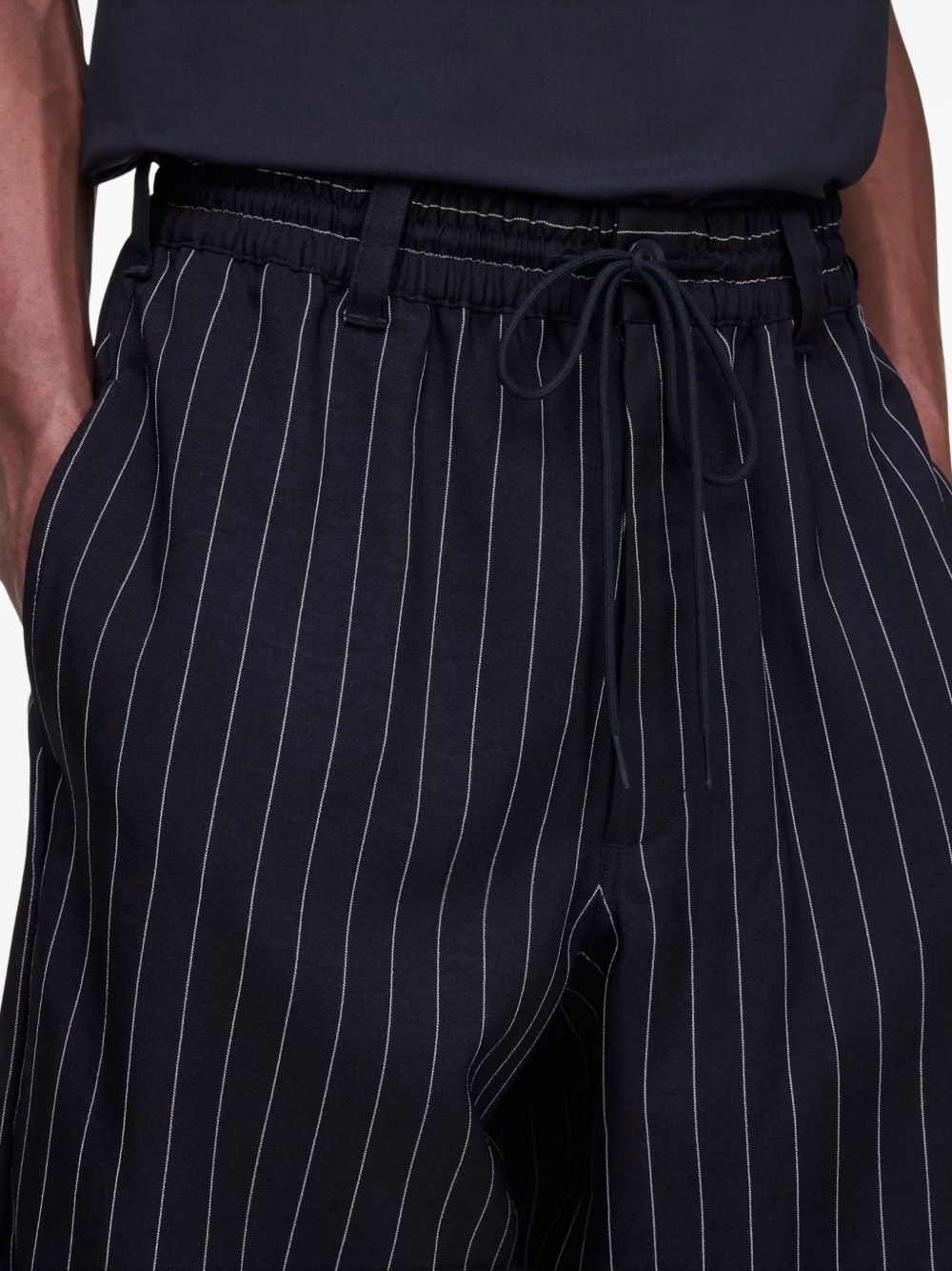 Bermuda gessati con coulisse in nero Y-3 - uomo 