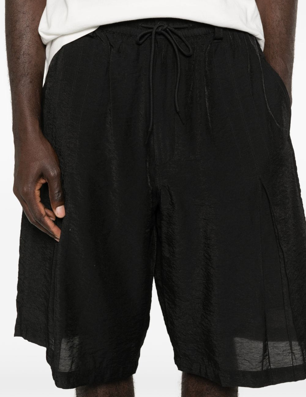 Pantaloncini con coulisse e pieghe in neroY-3 - uomo 