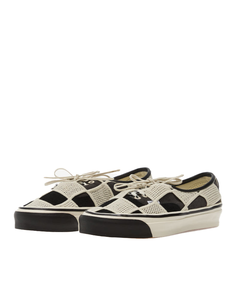Sneakers lx authentic 44 shell in bainco e nero Vans - unisex 