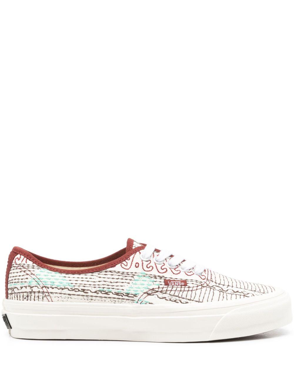 Sneakers LX Authentic 44 Persian Rug in bianco 