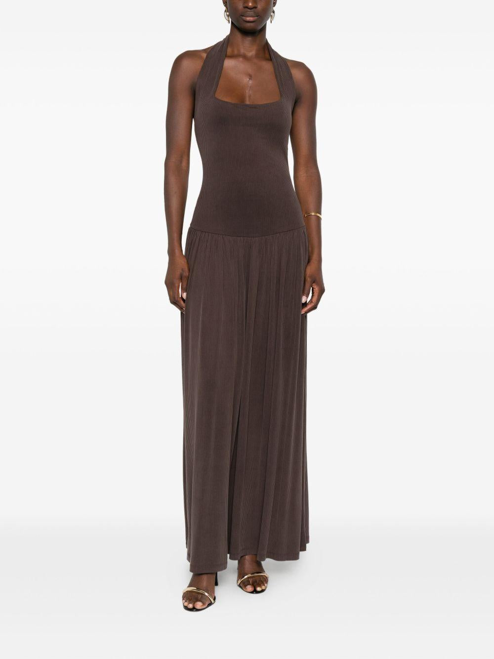 Abito lungo con scollo halter in marrone Aya Muse - donna 