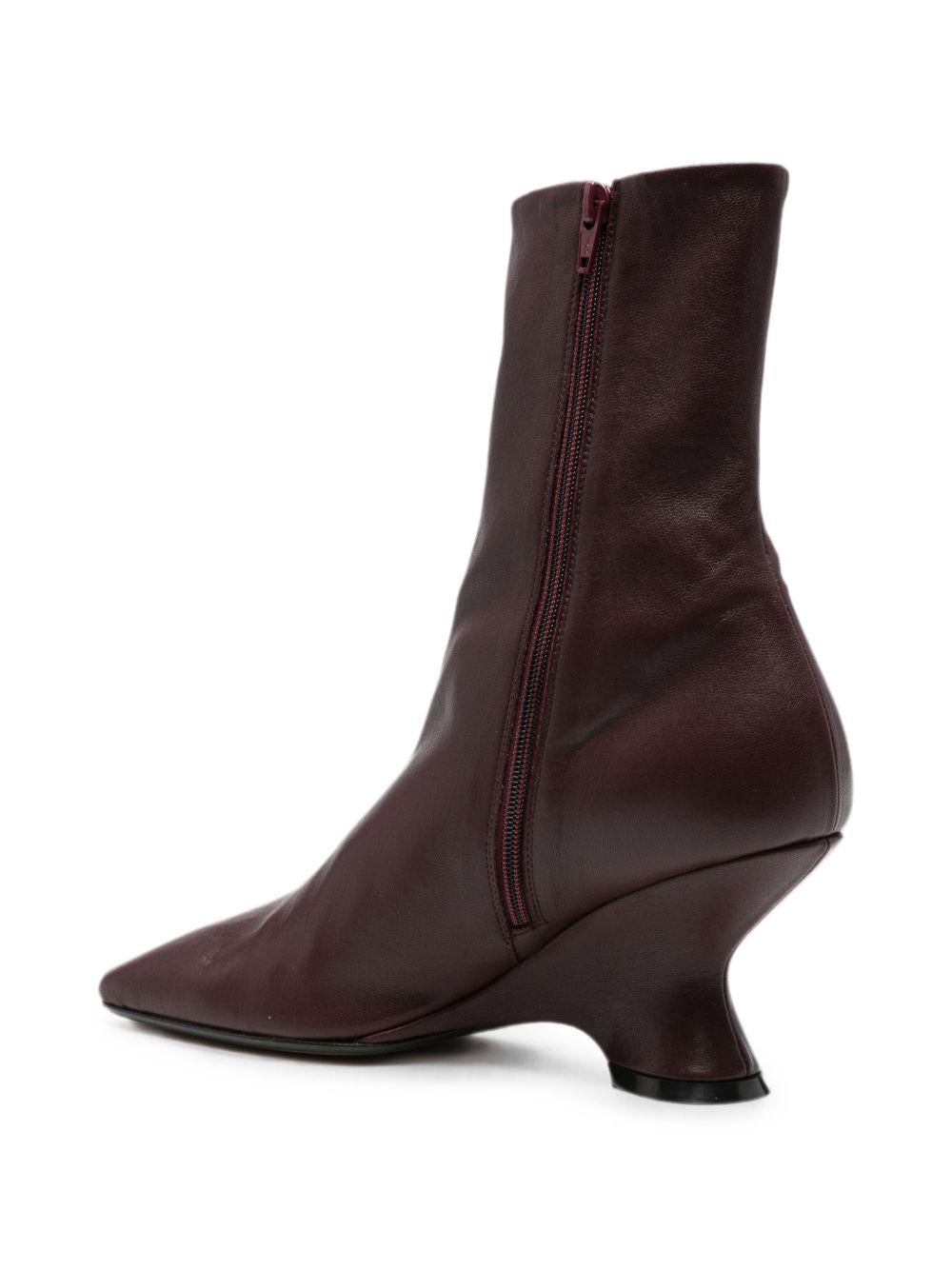 Stivaletti con tacco in pelle in bordeaux 