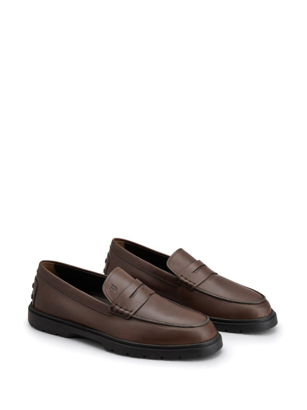 Mocassini con logo goffrato in marrone Tod's - uomo 