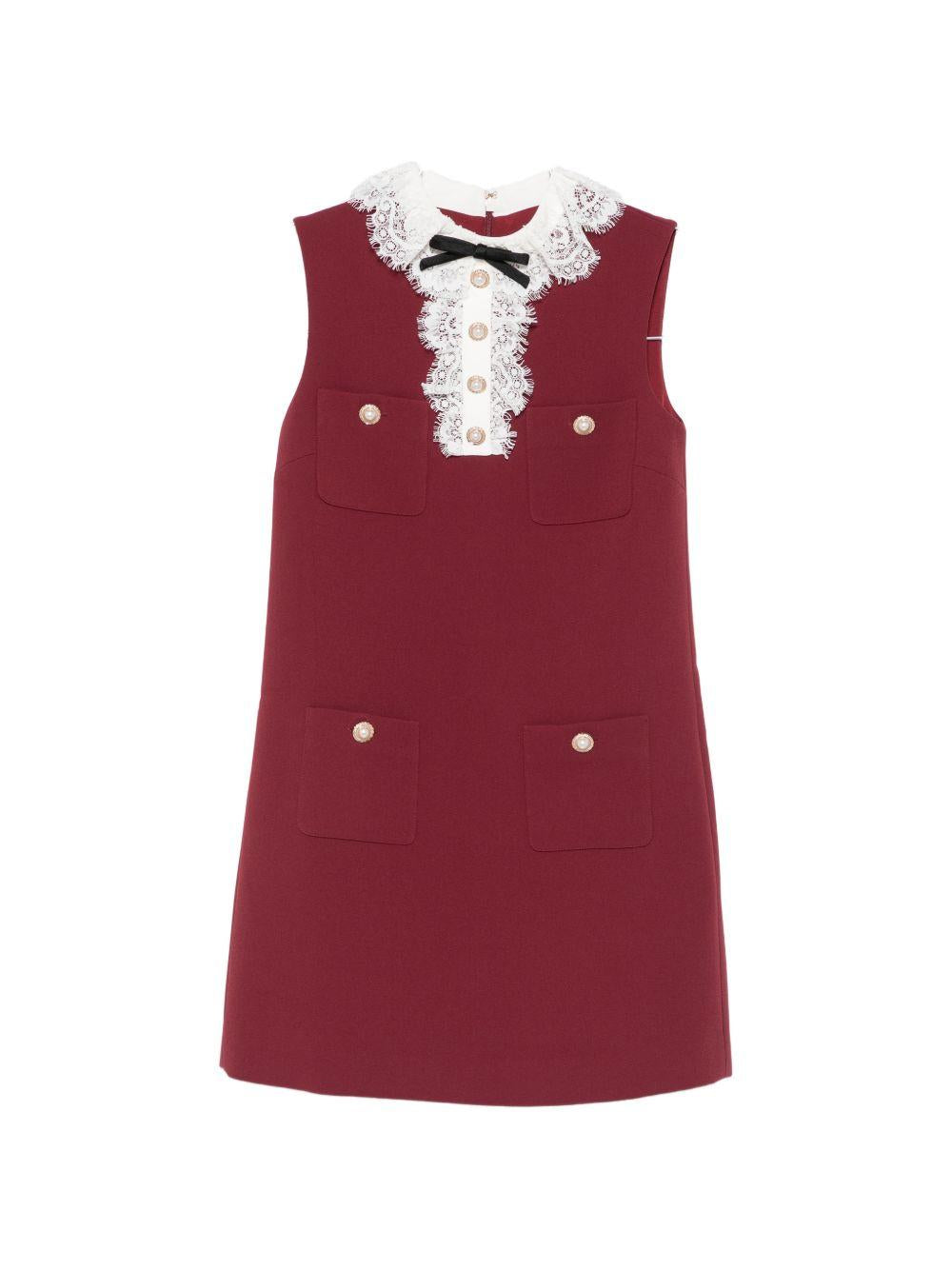 Abito con fiocco e bordi in pizzo in bordeaux 