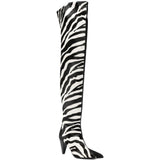 Stivali con stampa zebra in bianco e nero Khaite - donna 