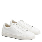 Sneakers basse in pelle scamosciata in bianco 