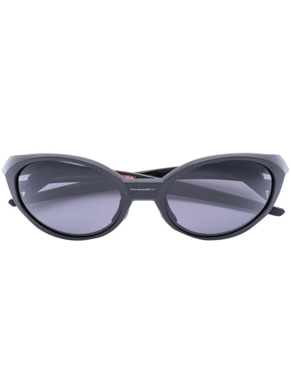 OCCHIALI DA SOLE OVALI IN NERO OAKLEY - UNISEX 