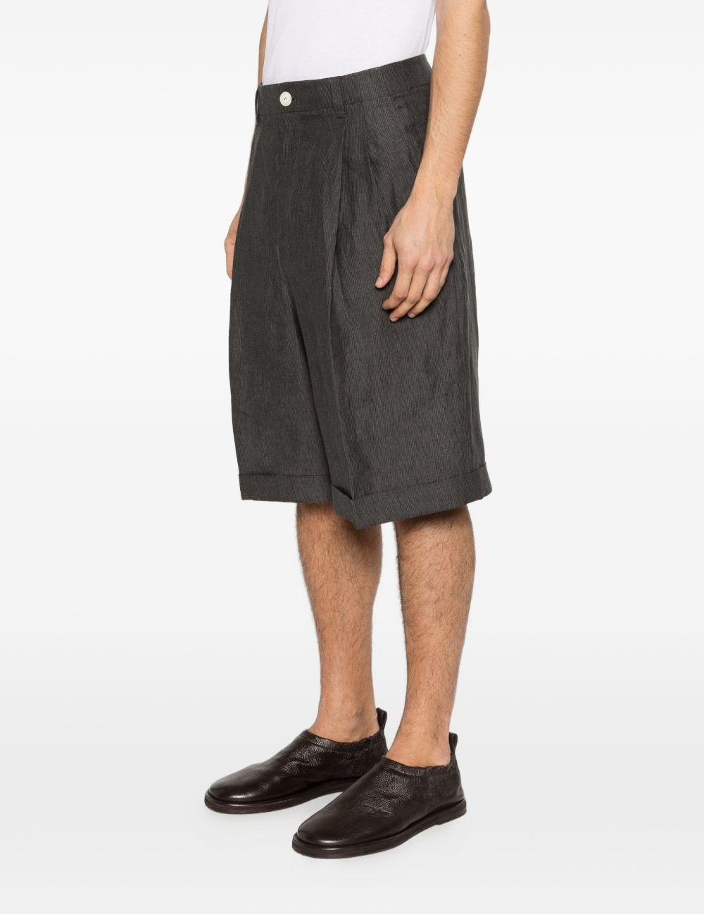 Pantaloncini Pastor con pieghe e orlo risvoltato in grigio Jacquemus - uomo 