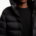 Piumino con cappuccio alete in nero Moncler - donna 