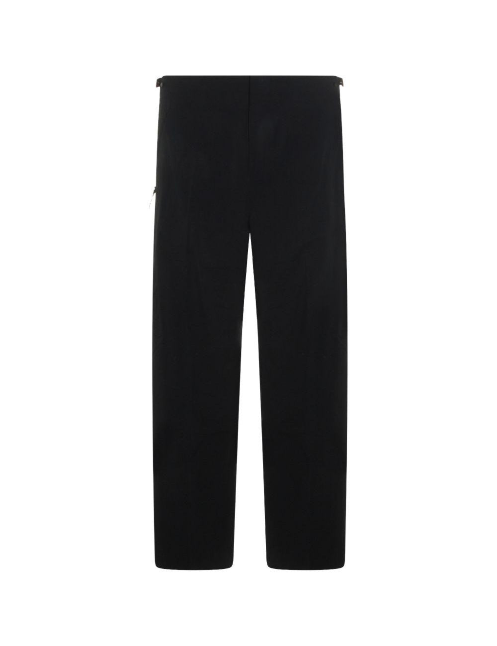 Pantaloni spere cargo in nero 