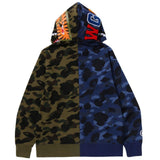 Felpa con zip intera e motivo mimetico a squalo in blu e verde A bathing ape - uomo 
