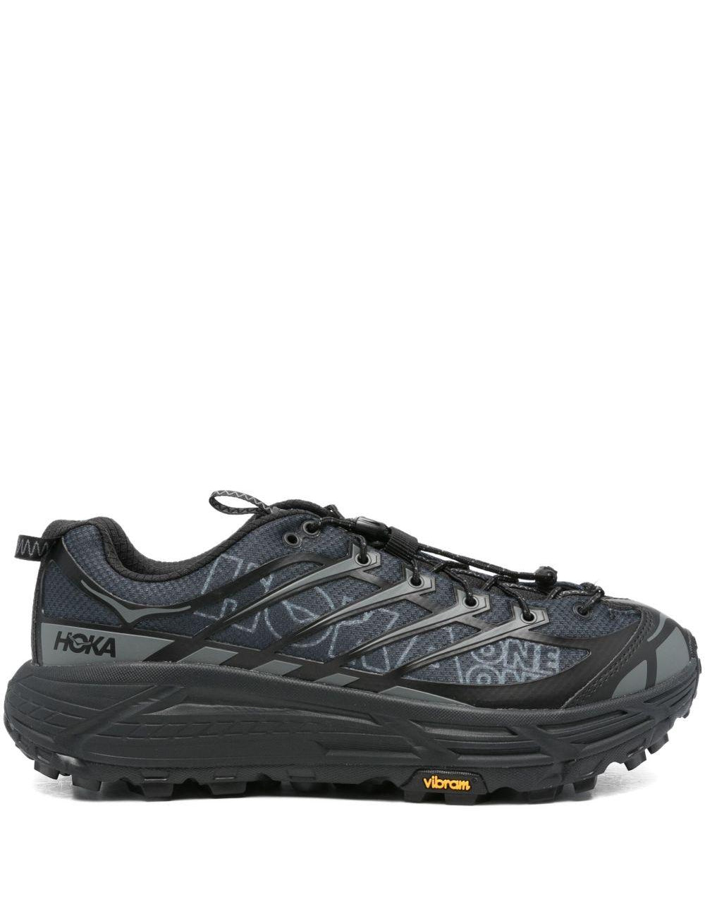 Sneakers Mafate Three2 Wordmark in nero 
