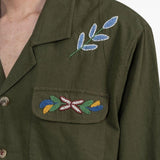 Camicia ricamata con tasca in verde Baziszt - uomo 