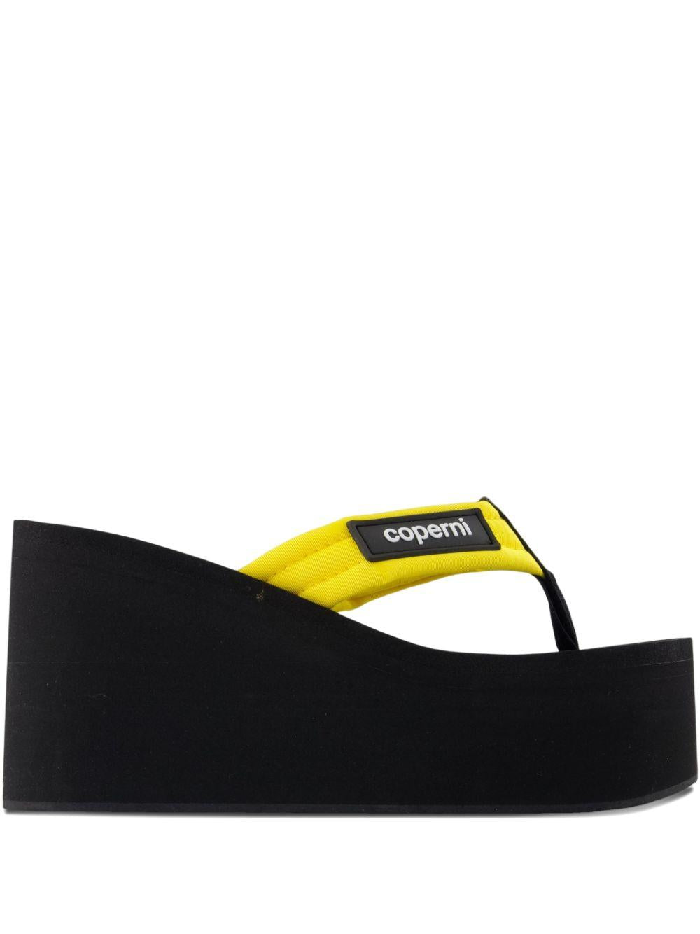 Sandali con applicazione in nero e giallo Coperni - donna 