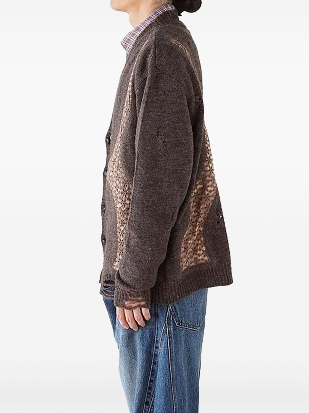 Cardigan con effetto vissuto e design a pannelli in marrone Khoki - uomo 