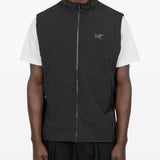 Gilet con zip sul collo in nero Arc'teryx - uomo 