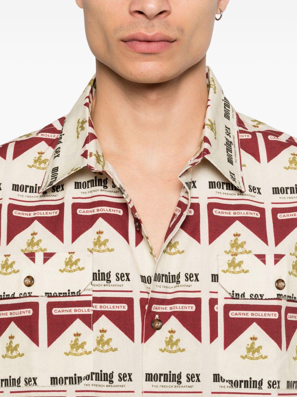 Camicia a maniche corte con stampa in beige e rosso Carne bollente - uomo 