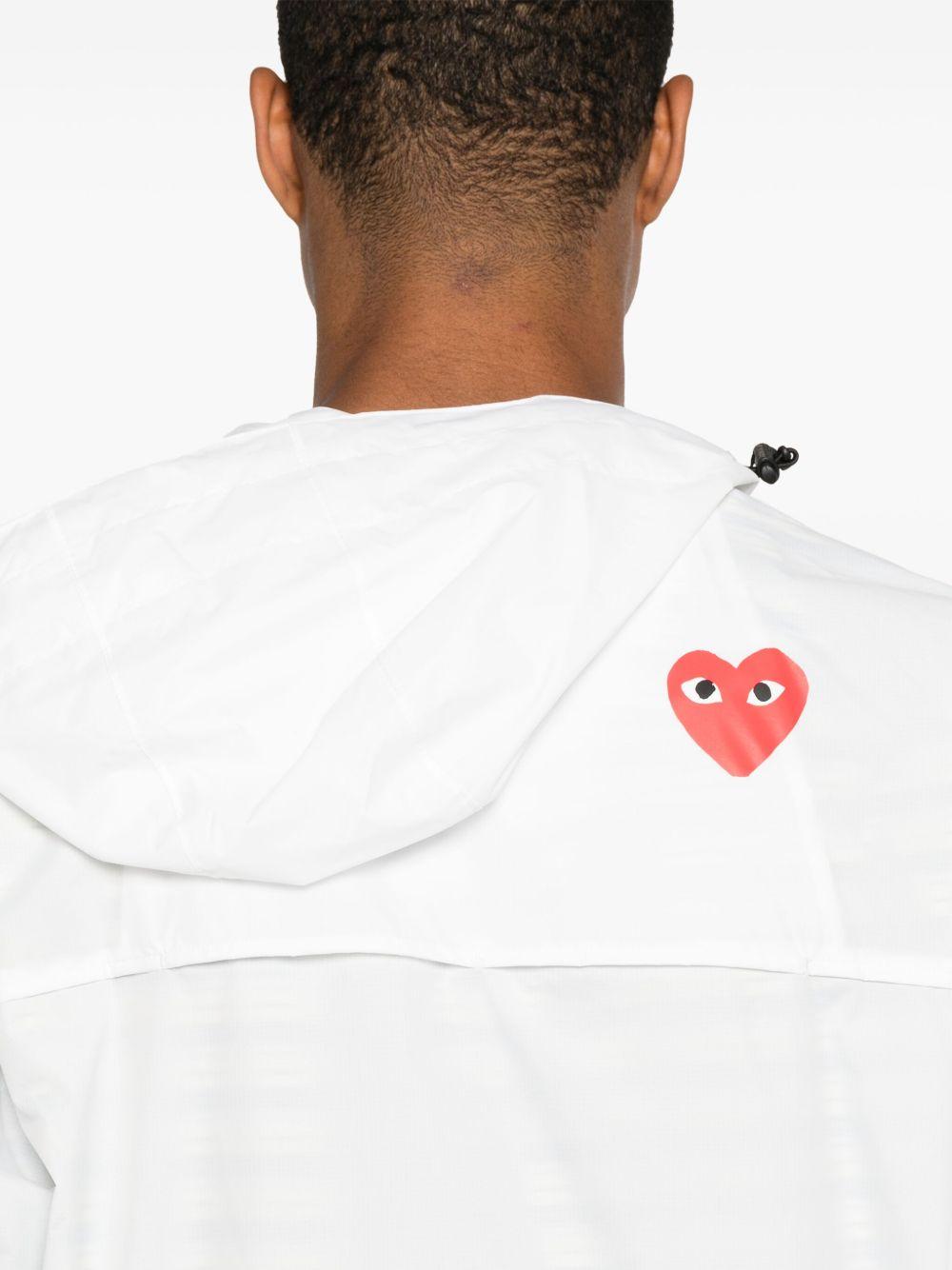 Impermeabile con cappuccio e logo in bianco Comme des garcons play x k-way - unisex 